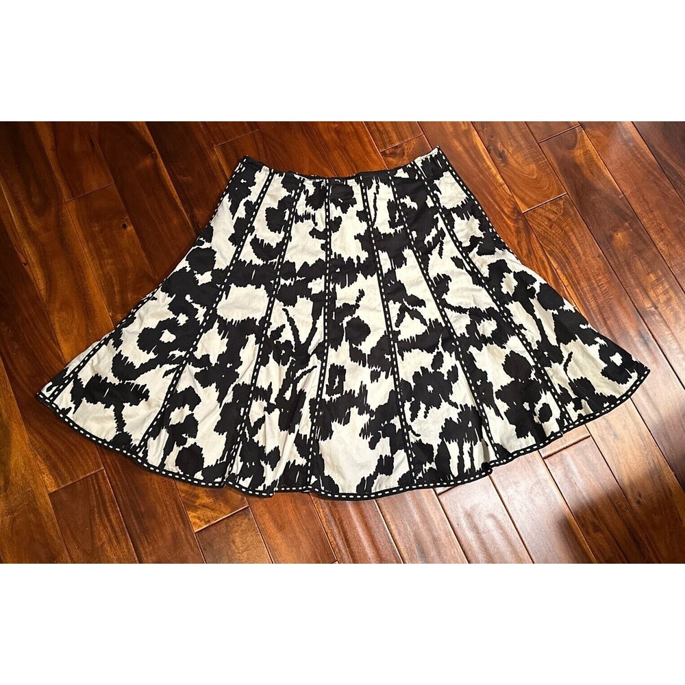CAbi Women’s Skirt Size 8 Flare Boho Embroidered Stitch Black White 937